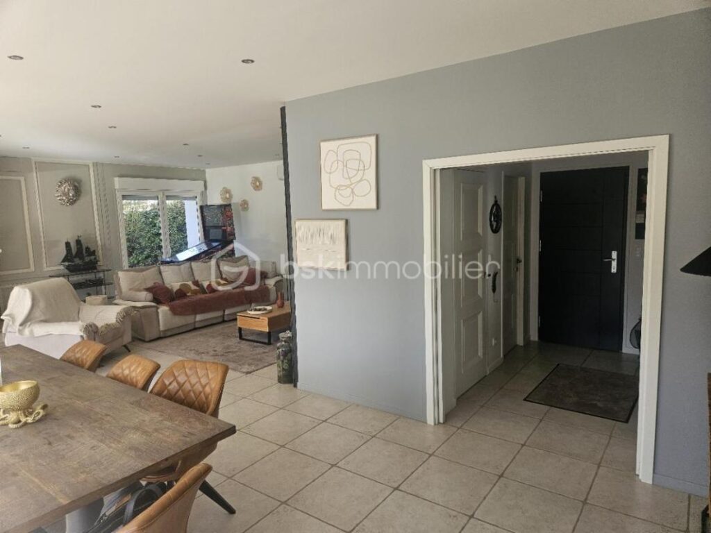 DEMEURE D’EXCEPTION À GOUVIEUX : Luxe, Calme et Proximité – 6 pièces – 4 chambres – 197 m²