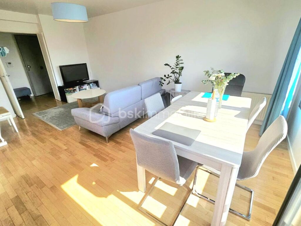 Nanterre- Appartement 4 pièces et 3 Chambres – Dernier étage avec terrasse, Parking et cave en sous-sol – 4 pièces – 3 chambres – 84 m²