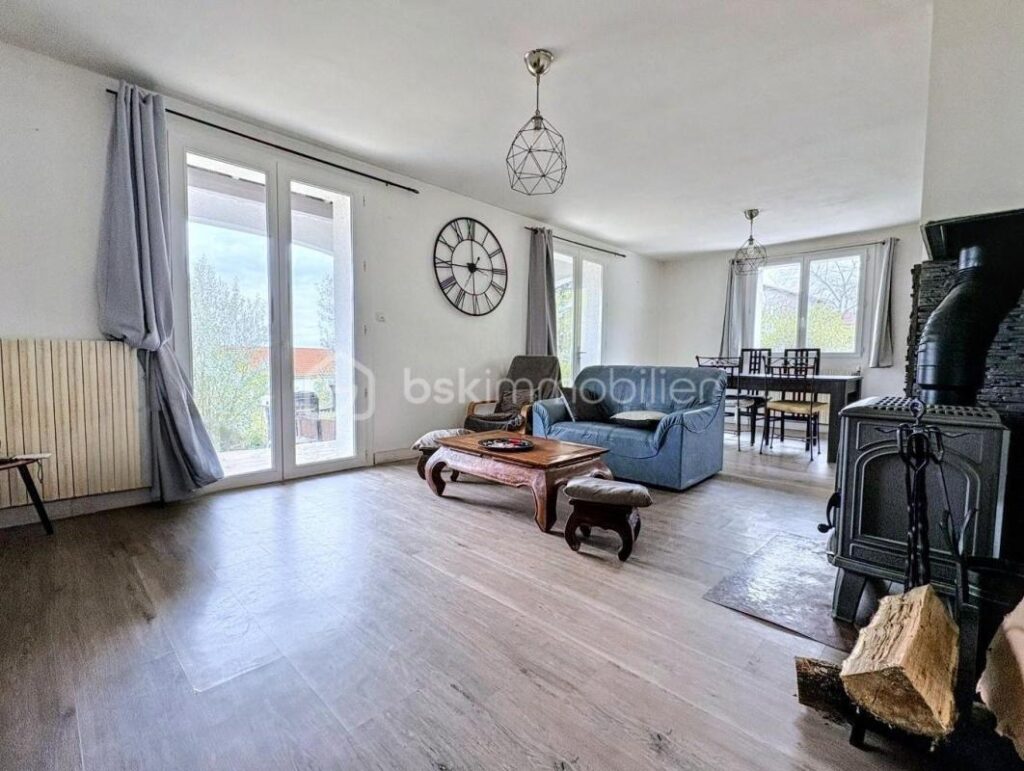 Maison Familiale 6 Chambres – 8 pièces – 6 chambres – 178 m²