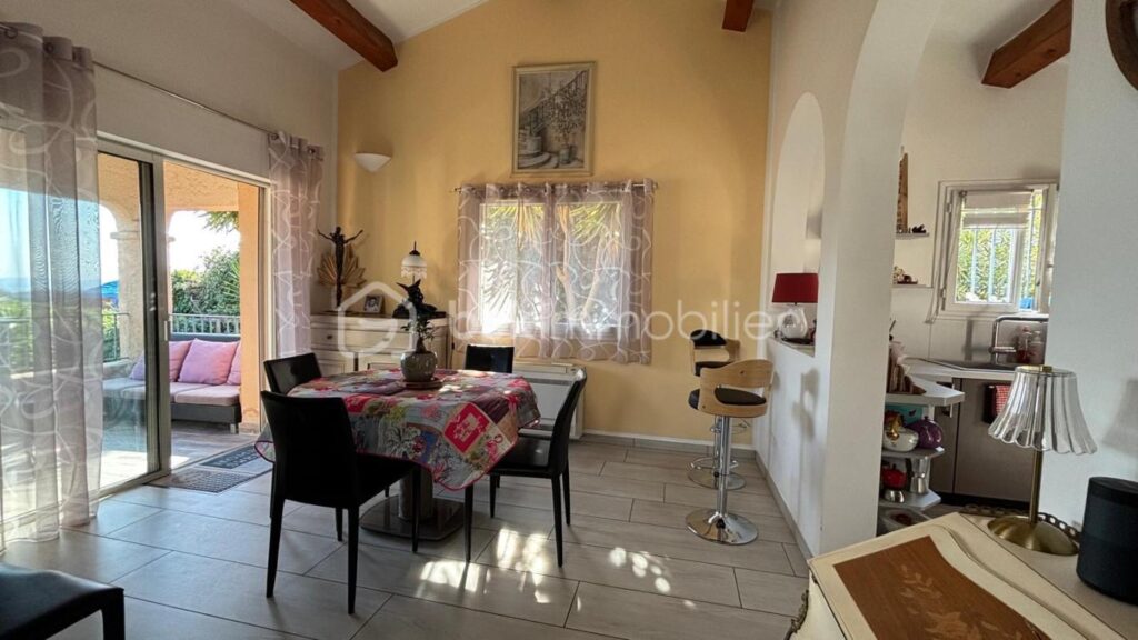 Vue mer exceptionnelle – Maison T5 de 145m² sur le Mont des Oiseaux – 5 pièces – 4 chambres – 145 m²