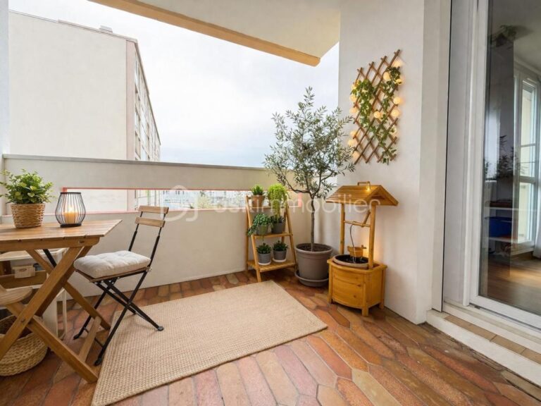 Bel appartement spatieux de 73m2 avec loggia – 3 pièces – 2 chambres – 73 m²