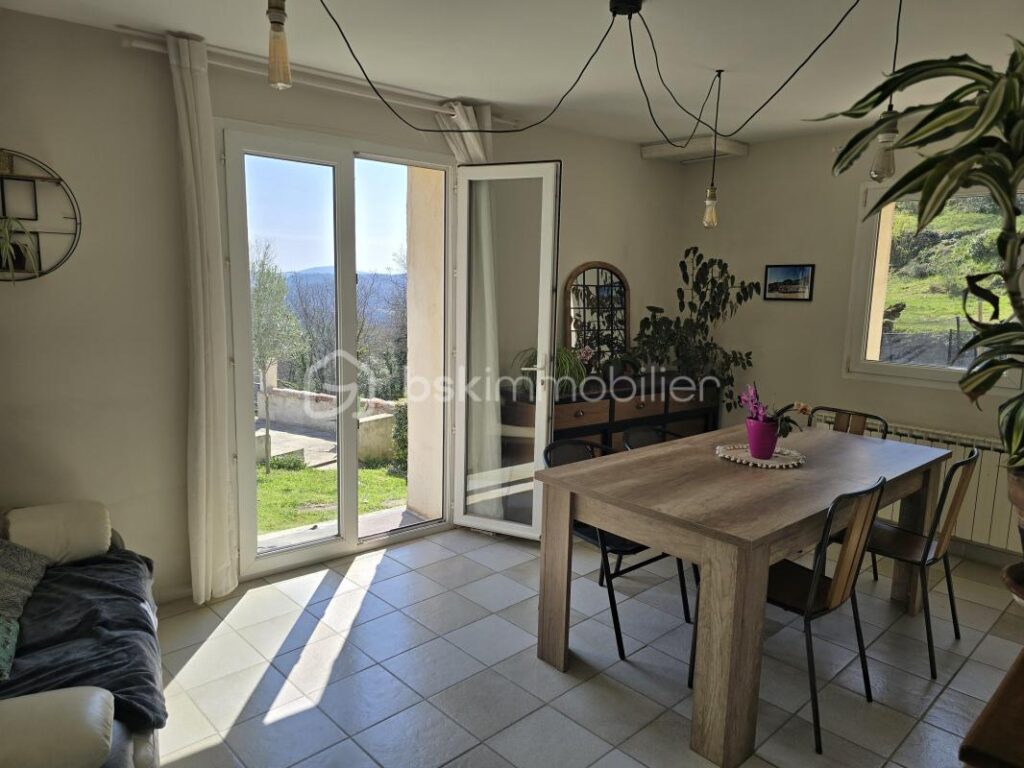 Maison Atypique avec jardin au Teil – 6 pièces – 4 chambres – 142 m²