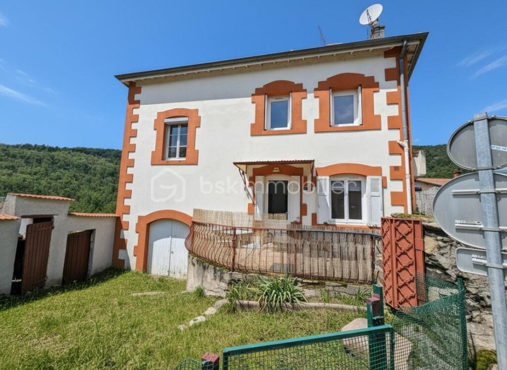 Propriété de caractère avec vue Loire – Bien d’exception – 9 pièces – 6 chambres – 270 m²