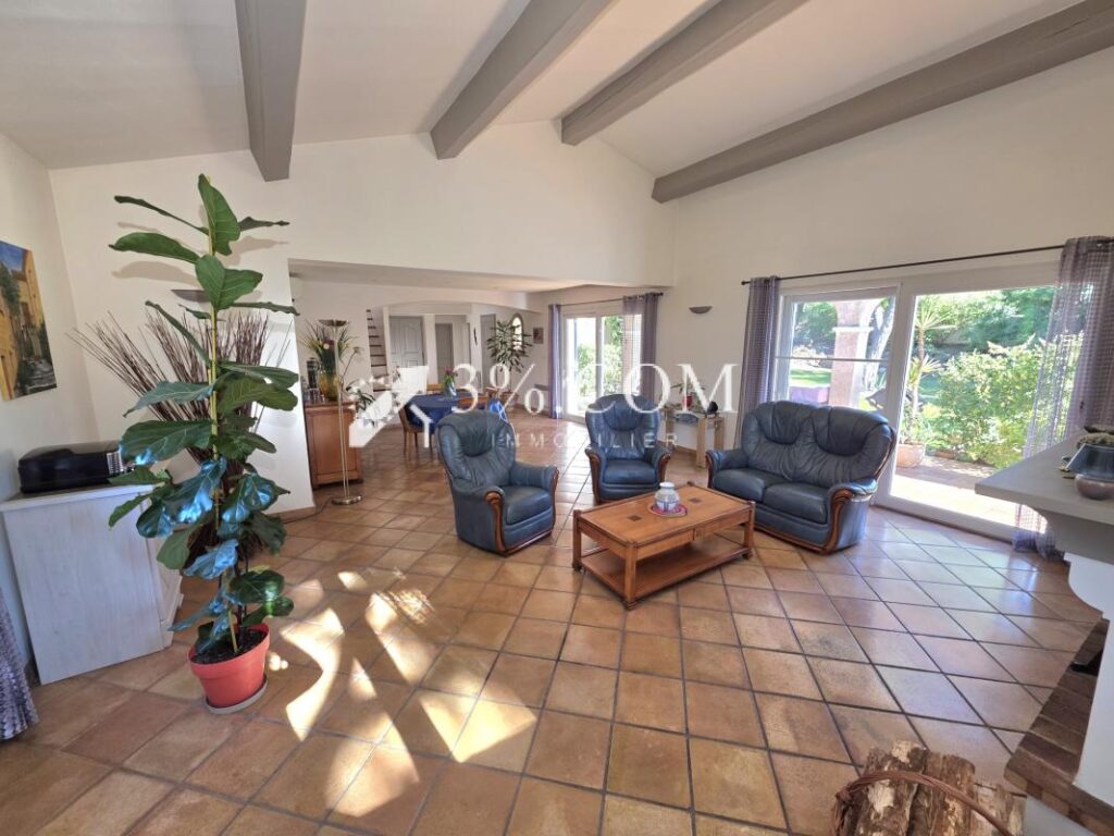 Grande villa dans quartier verdoyant – 6 pièces – 4 chambres – 145 m²