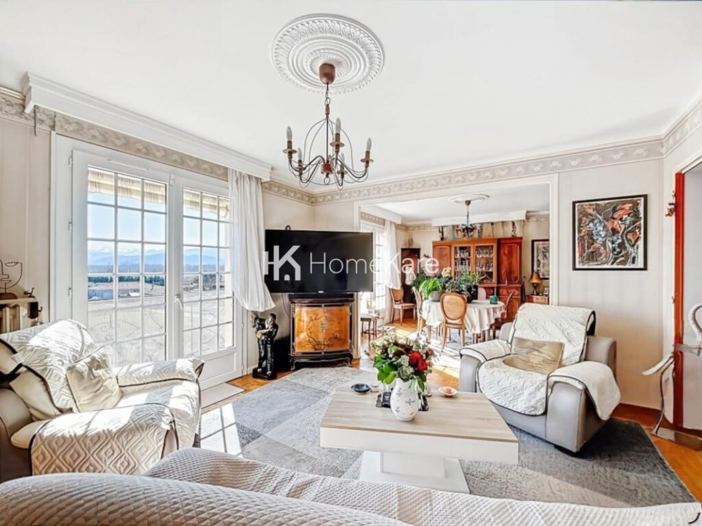 UNE VUE SUR LES PYRÉNÉESIMPRENABLE – 5 pièces – 4 chambres – 224 m²