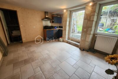 🏡 Maison de caractère – 191 m² – Centre de Mirebeau – 4 chambres, grange et cave – 7 pièces – 4 chambres – 191 m²