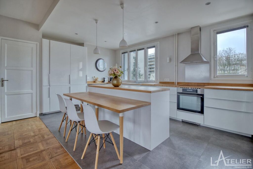 Appartement familial, vue panoramique sur Paris et alentours – NR pièces – 4 chambres – 167 m²