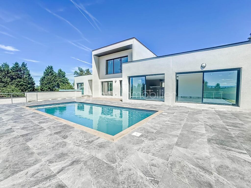 *** SUBLIME VILLA CONTEMPORAINE DE 198M2, AVEC PISCINE ET GARAGE *** – 6 pièces – 4 chambres – 198 m²