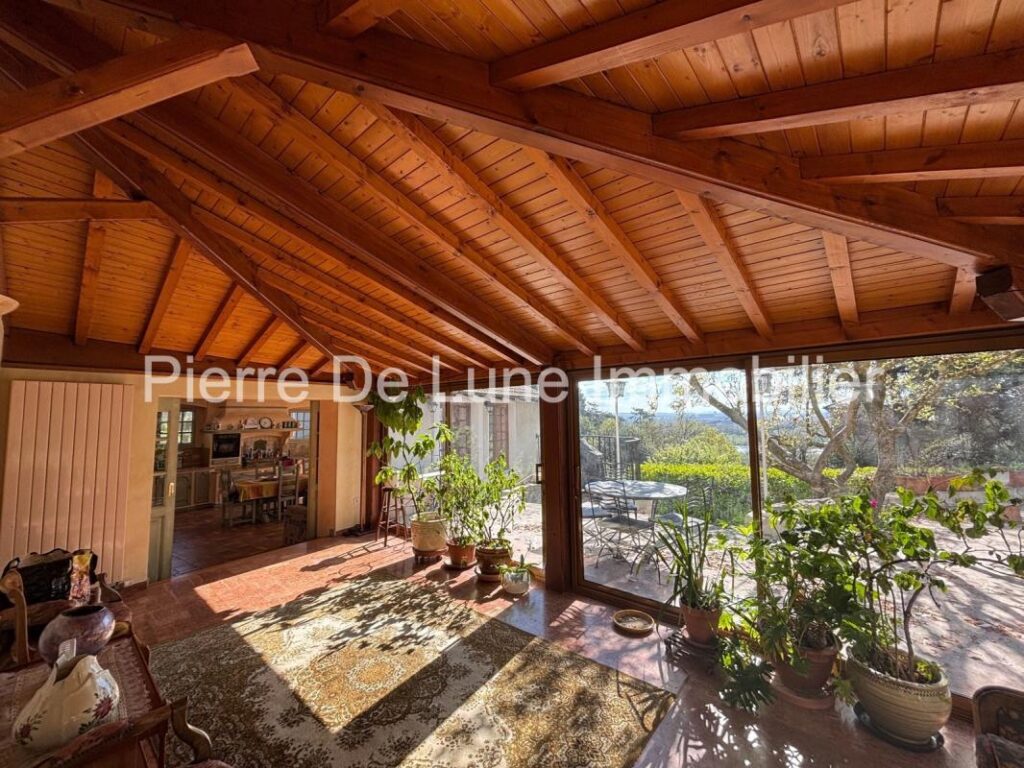 Propriété de caractère avec vue panoramique – 10 pièces – 4 chambres – 426 m²