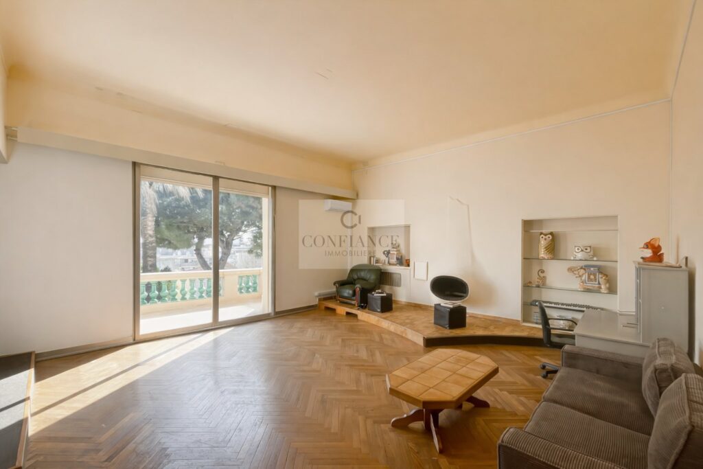 Villa – 11 pièces – 7 chambres – 750 m²