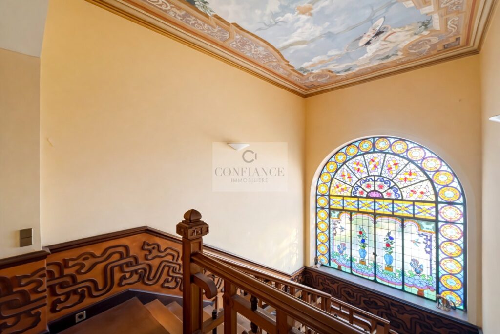 Villa – 11 pièces – 7 chambres – 750 m²