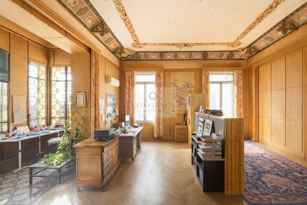 Villa – 11 pièces – 7 chambres – 750 m²