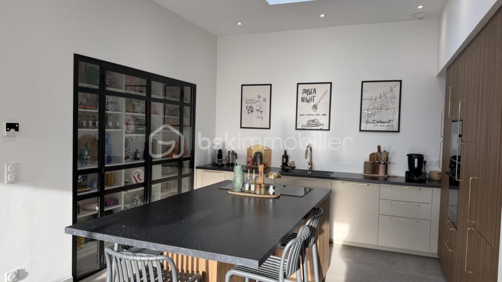 SAINT DONAT SUR L’HERBASSE – Maison individuelle 145 m² – 5 pièces – 4 chambres – 145 m²