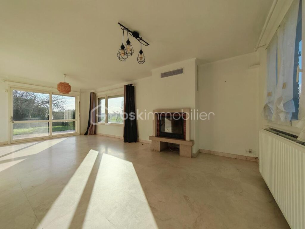 MAISON INDIVIDUELLE / LUMINEUSE +++ / 2 CHAMBRES POSSIBLE 3 / TERRAIN 567 M2 / JARDIN / VUE SUR LES CHAMPS – 4 pièces – 3 chambres – 110 m²