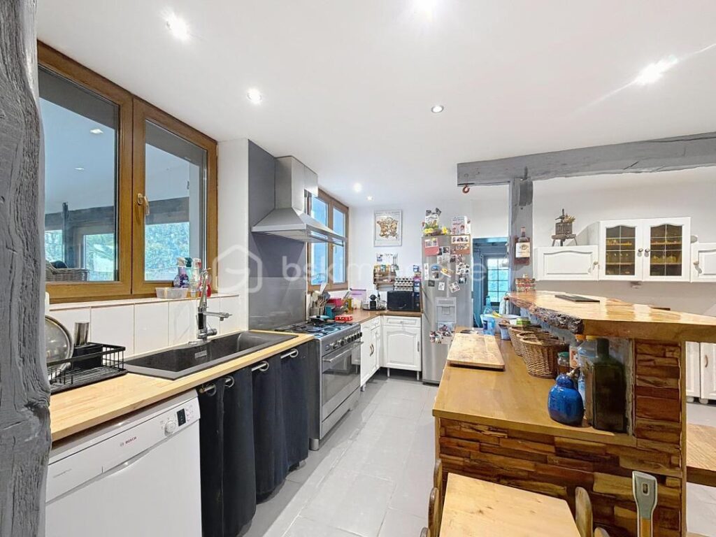 Maison Briarde de Caractère • 173 m² habitables • 2 200 m² de terrain • Entièrement rénovée – 7 pièces – 5 chambres – 173 m²