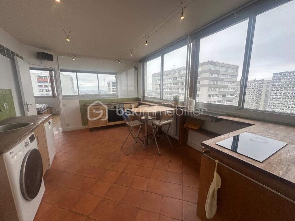 Appartement lumineux de 92 m² avec vue Tour Eiffel – 13ᵉ arrondissement – 4 pièces – 1 chambre – 92 m²