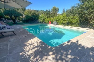 Maison d&rsquo;artiste à Saint Paul de Vence : un écrin de créativité et de sérénité – 7 pièces – 5 chambres – 312 m²