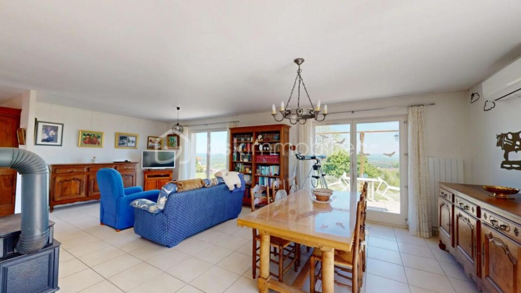 ‘Avez vous déja écouté le silence?’ – 5 pièces – 3 chambres – 163 m²