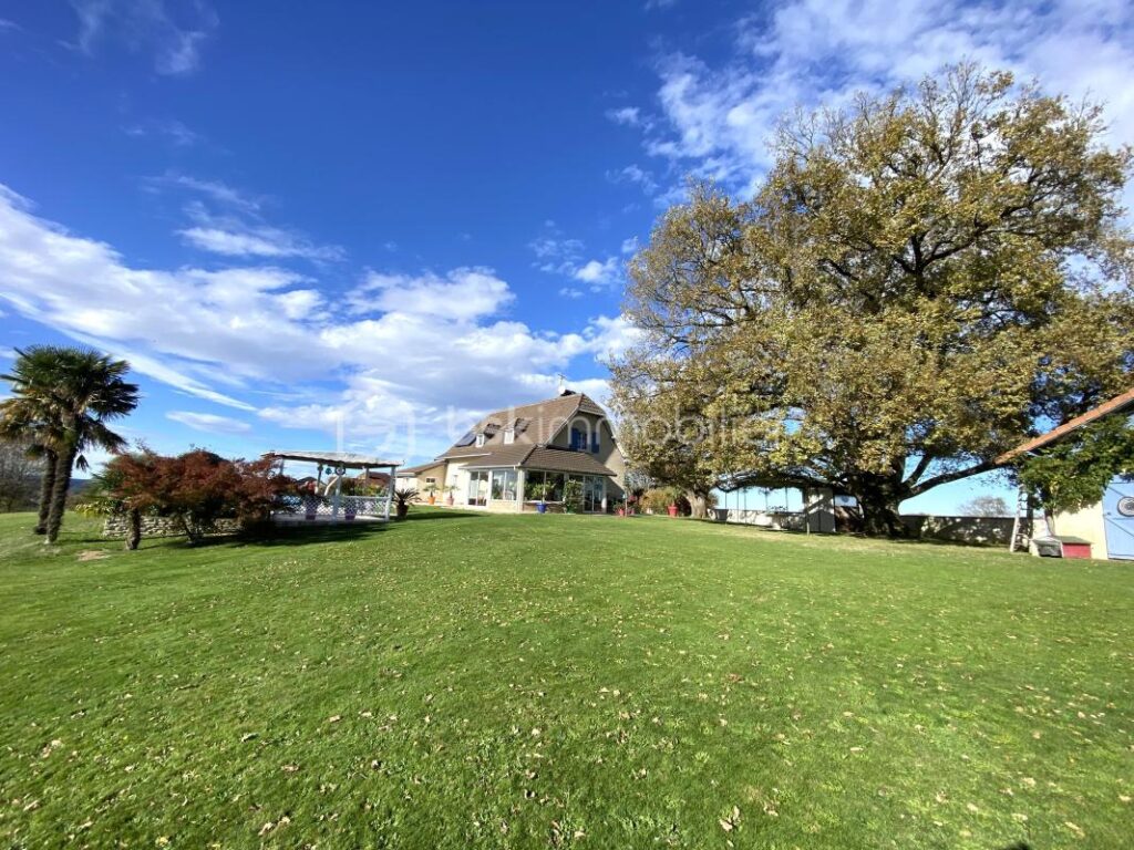 PAU NORD – MAISON 165 M² + GITE 140 m² + DEPENDANCE 60 M² – 7 pièces – 5 chambres – 305 m²