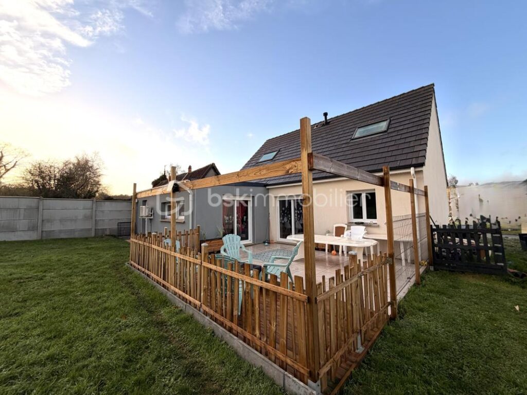 Maison de 2016, 4 chambres avec garage – 5 pièces – 4 chambres – 118 m²