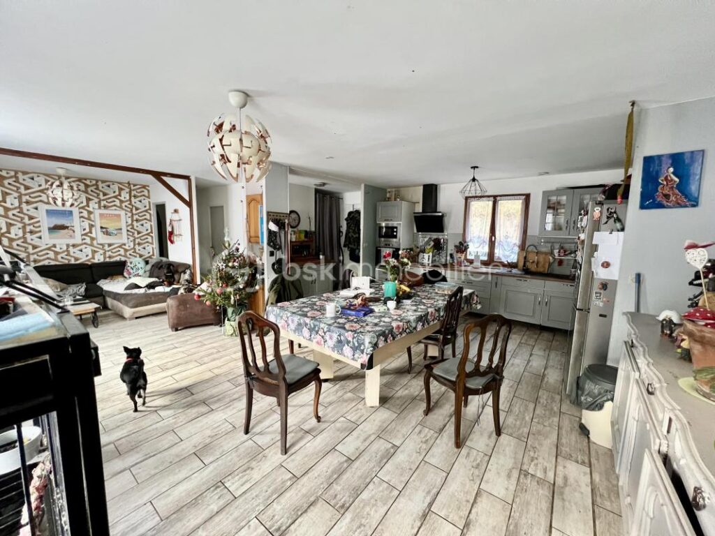 A saisir maison avec un fort potentiel – 5 pièces – 3 chambres – 108 m²