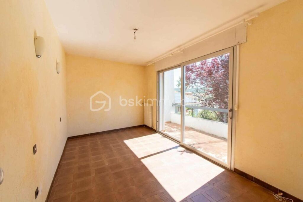 BATISSE D’ARCHITECTE 310m2 BALARUC LE VIEUX VUE ETANG – 10 pièces – 6 chambres – 309 m²