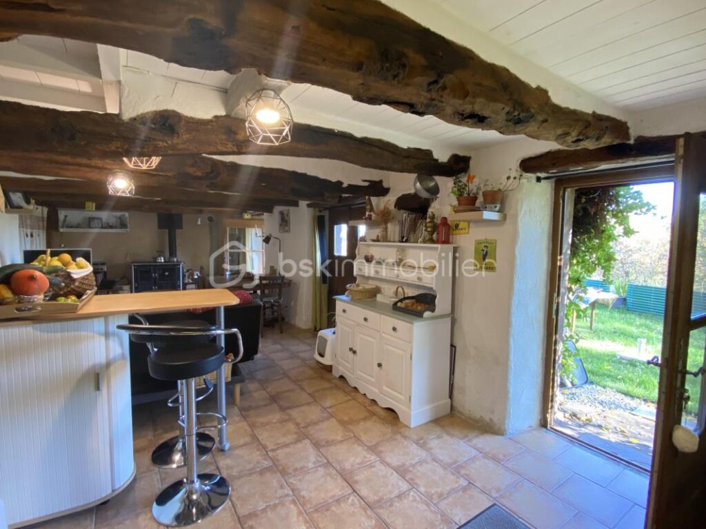 Charme, nature & autonomie – 147 m² + grange – Sud Aveyron – 5 pièces – 3 chambres – 147 m²