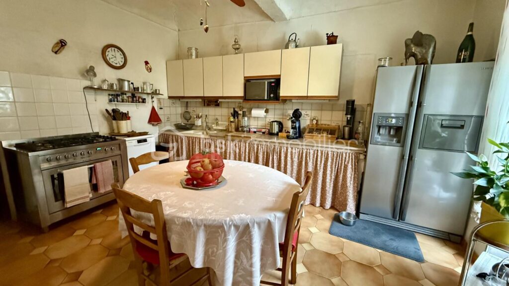 Maison de caractère 104 m² – Terrain 17,5 ha – Les Tourrettes (26740) – 4 pièces – 2 chambres – 104 m²