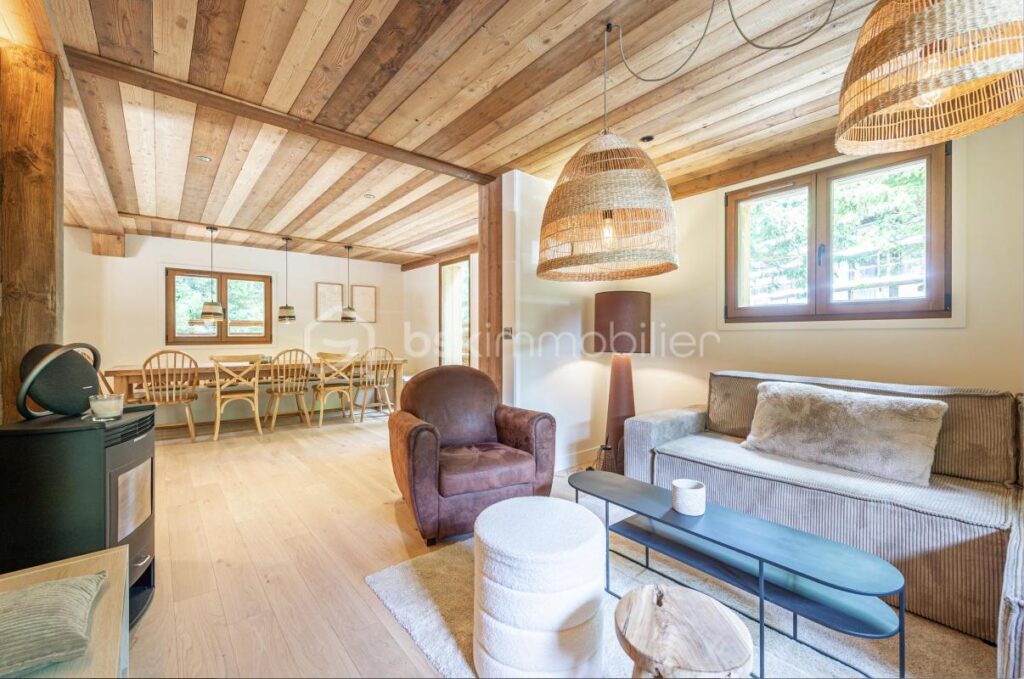 CHALET AVEC MAZOT LA CLUSAZ SECTEUR L ETALE – 9 pièces – 7 chambres – 216 m²