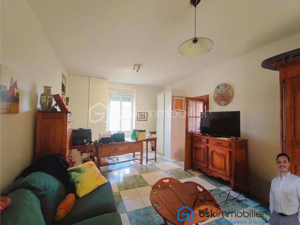 Belle propriété de 190m² en pleine campagne de Courcival – 8 pièces – 5 chambres – 190 m²