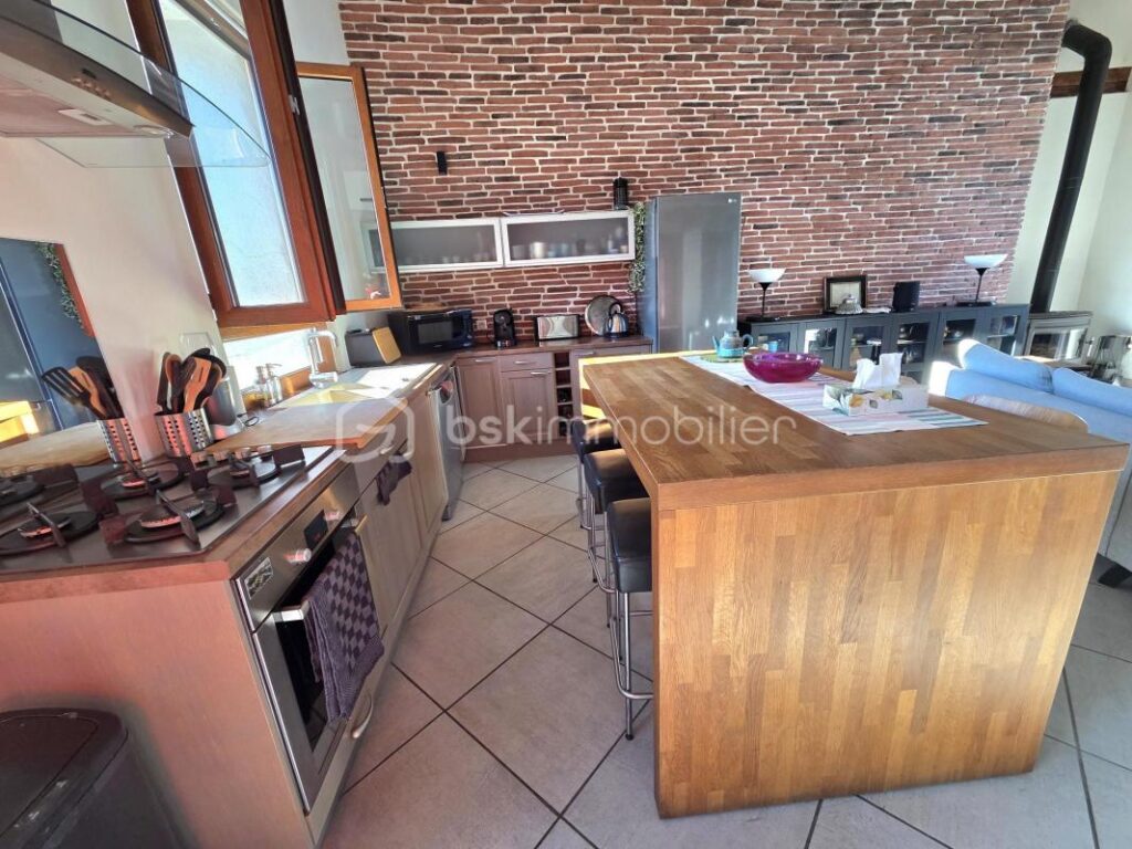 3 pièces 85 m2, balcon, garage – 3 pièces – 2 chambres – 70 m²