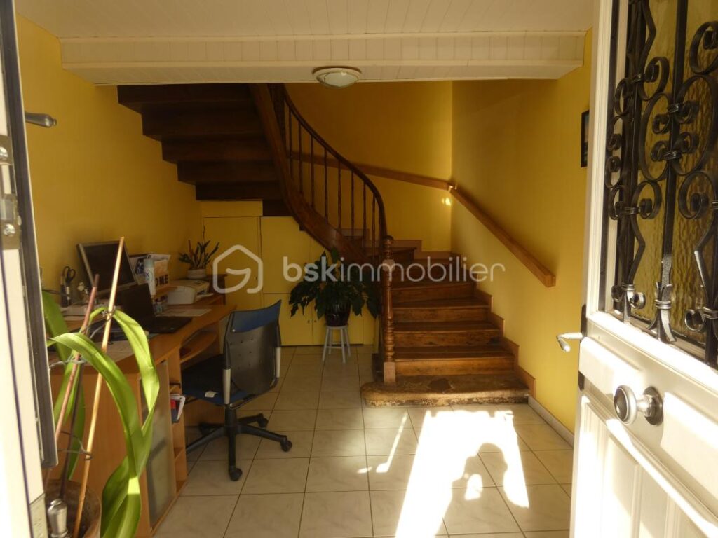 Maison gasconne 201 m2, 6 pièces avec dépendance sur un terrain d&rsquo;environ 5ha – 6 pièces – 5 chambres – 201 m²