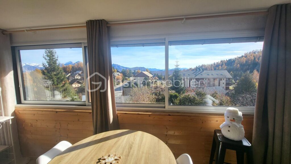 Station de Laye : T1 Vue Exceptionnelle – Idéal Pied-à-terre ou Investissement ! – 1 pièce – NR chambres – 30 m²