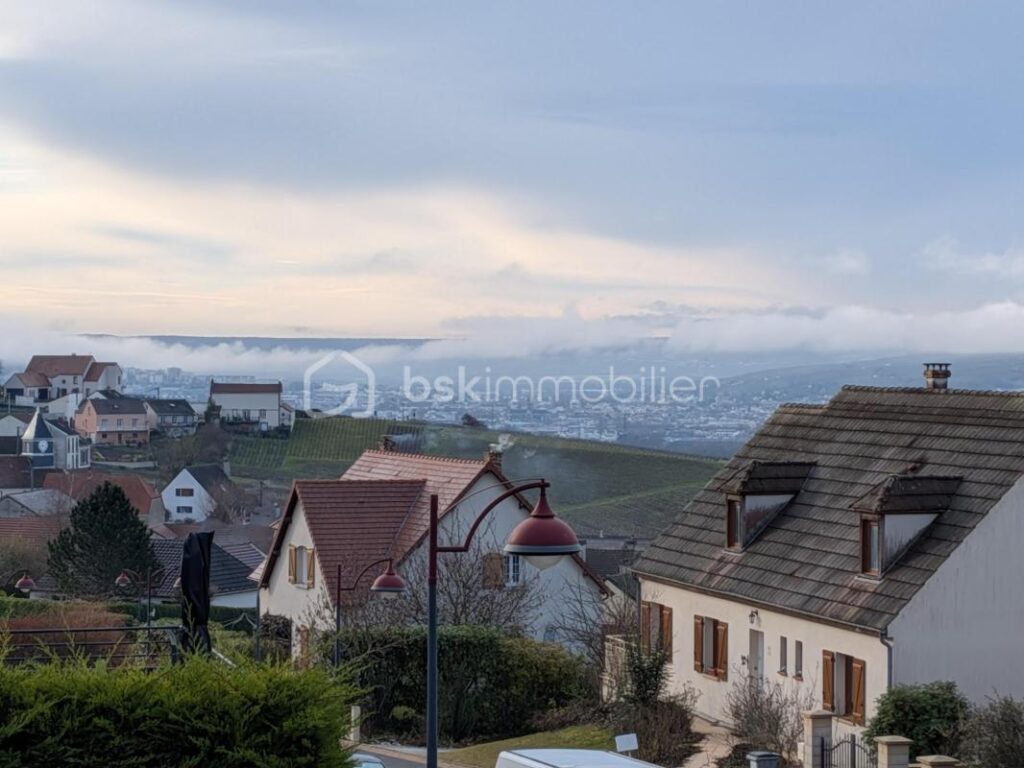 Terrain avec superbe vue de 1043 m2 – NR pièces – NR chambres – 1043 m²