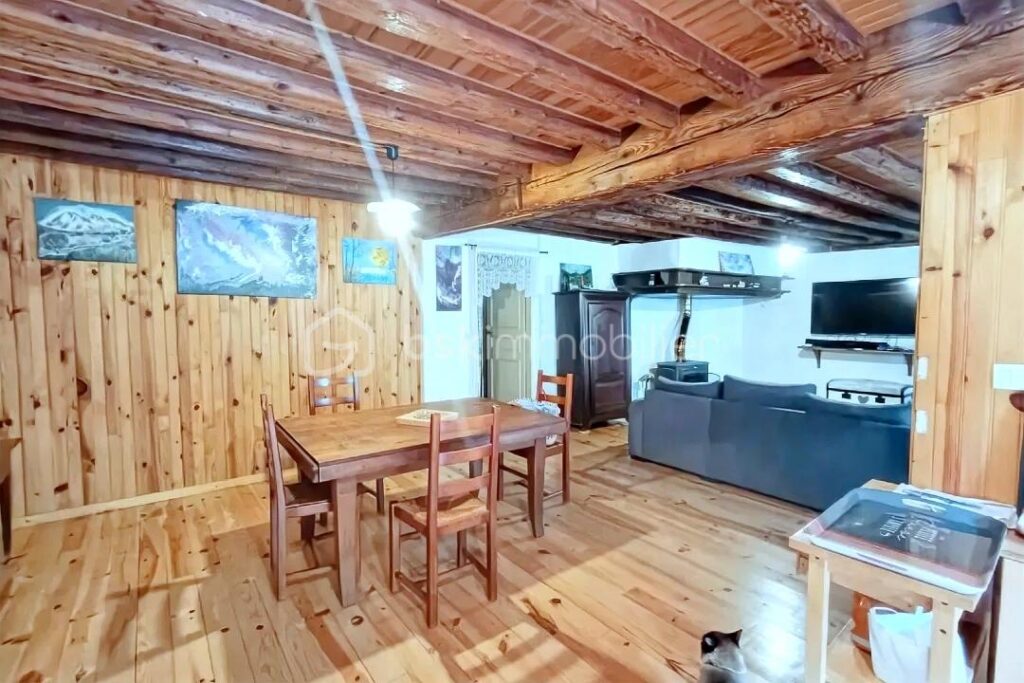 Maison individuelle, grand garage et vue imprenable – 3 pièces – 2 chambres – 110 m²