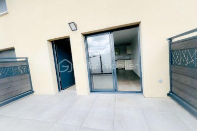 RARE – COMME UNE MAISON – DUPLEX T4 avec TERRASSE – 2 PARKING PRIVATIFS – POSSIBLE GARAGE EN SUS – AU CALME – VUE DEGAGEE – 4 pièces – 3 chambres – 93 m²