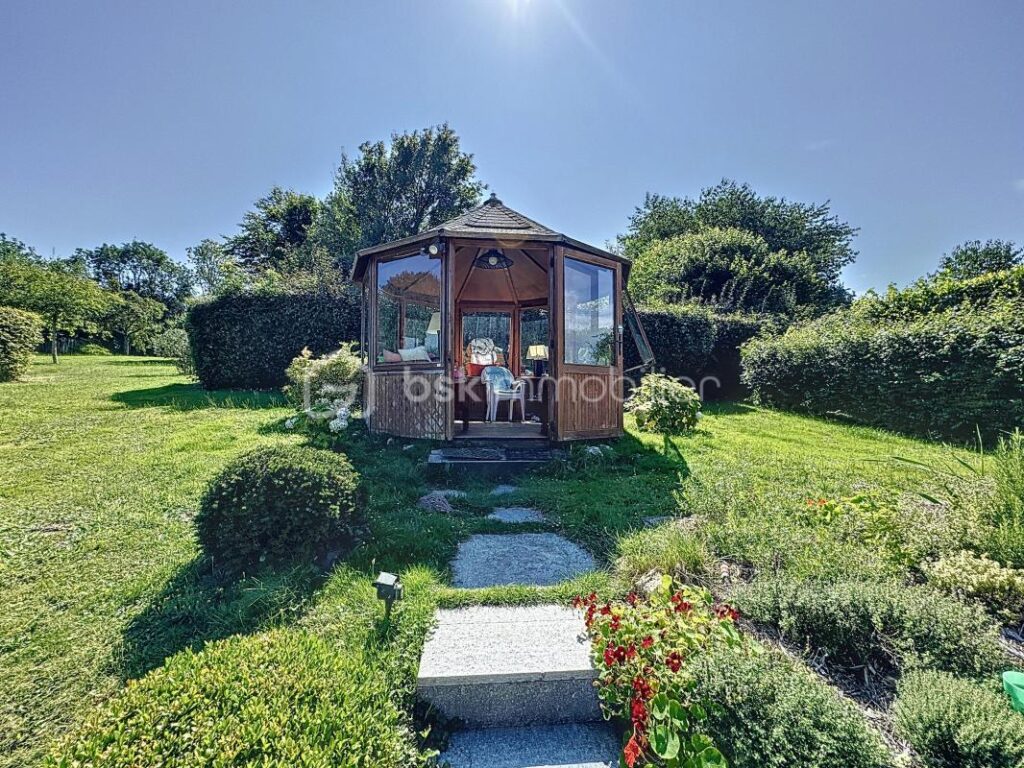 Maison de campagne avec grande dépendance et piscine – 6 pièces – 3 chambres – 129 m²