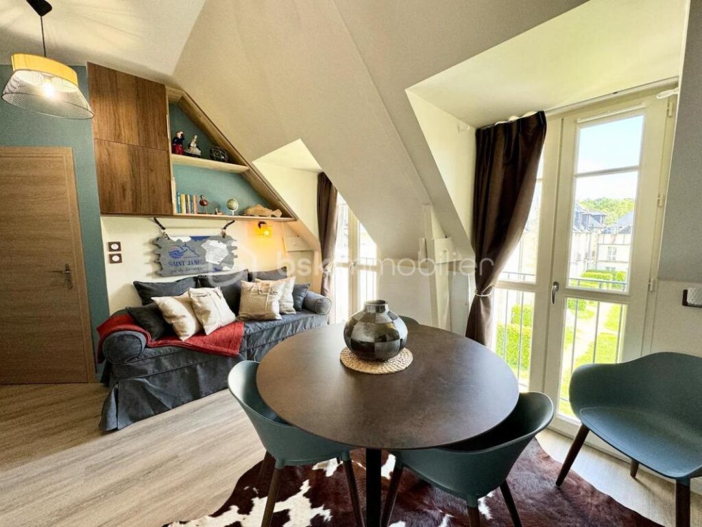 SUPERBE T2 BIS RENOVE ET MEUBLE – 35 M² AU SOL – GOLFE DU MORBIHAN – PISCINE – PARC – 3 pièces – 2 chambres – 25 m²