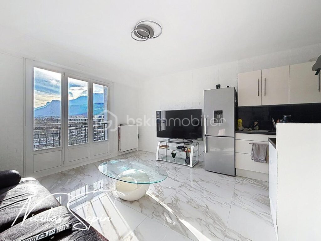 T2 entièrement rénové – 2 pièces – 1 chambre – 42 m²