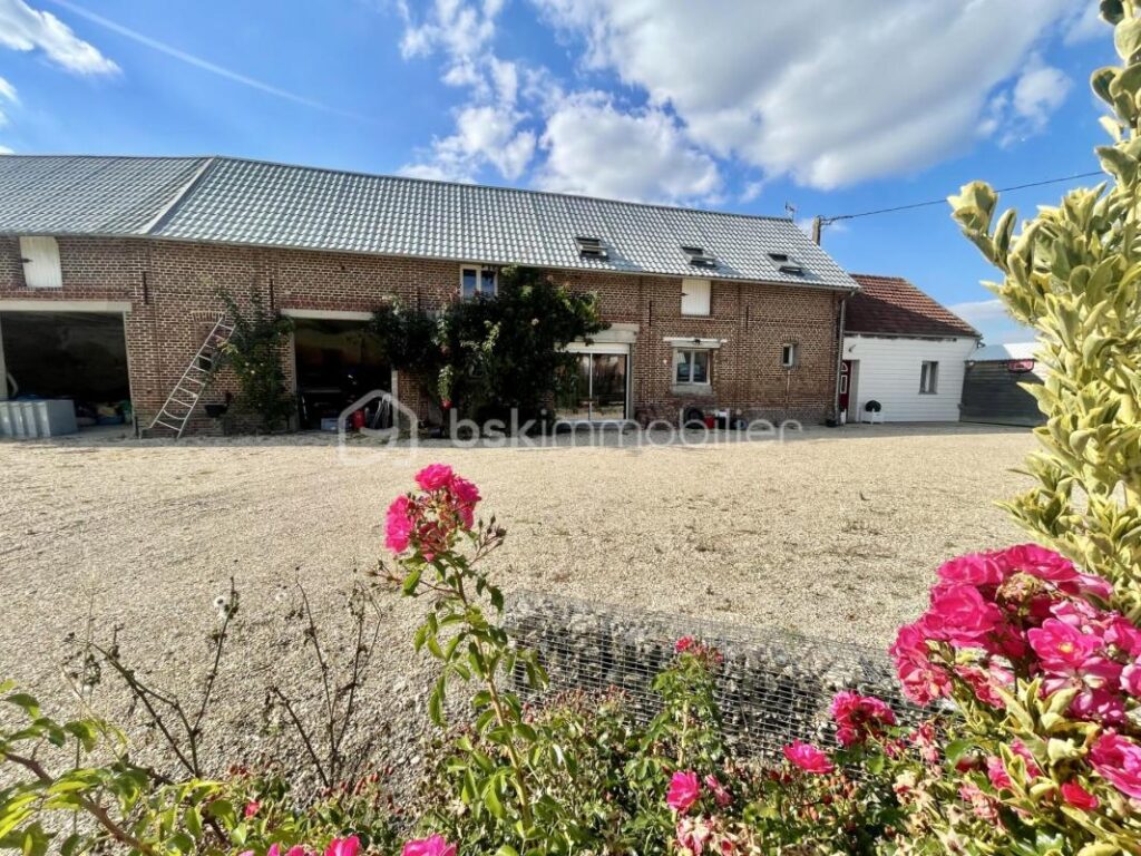 Propriété avec habitation et exploitation agricole – 3,8 ha de prairie – 7 pièces – 4 chambres – 178 m²