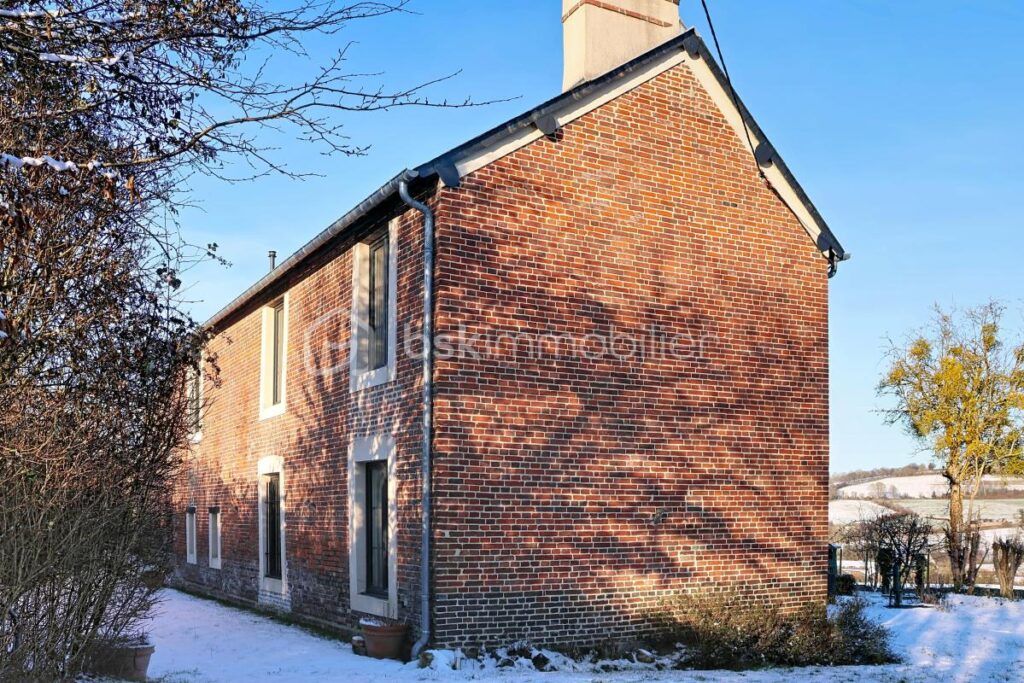 Jolie maison en briques – 5 pièces – 3 chambres – 104 m²