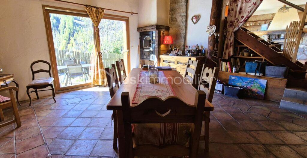 A ALLOS – MAGNIFIQUE CHALET INDIVIDUEL 5 PIÈCES – 197 m² – 8 pièces – 4 chambres – 197 m²