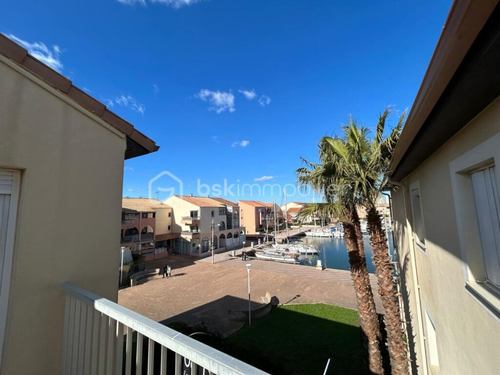 Jolis T2 48m² + mezzanine et terrasse avec vue sur le port de CARNON 34 – 2 pièces – 2 chambres – 48 m²