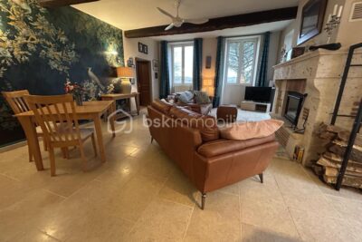 Belle maison en pierres, Dépendances –garage–3 ha 82 – 8 pièces – 6 chambres – 250 m²