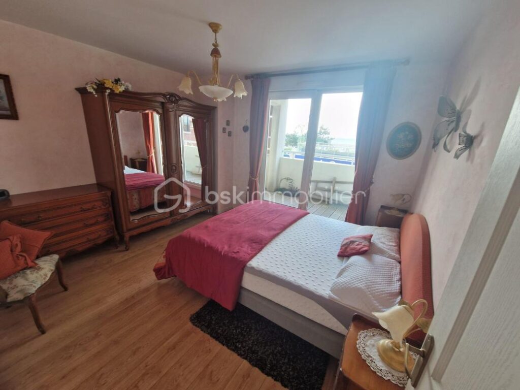 CHARMANT APPARTEMENT – 5 pièces – 3 chambres – 105 m²