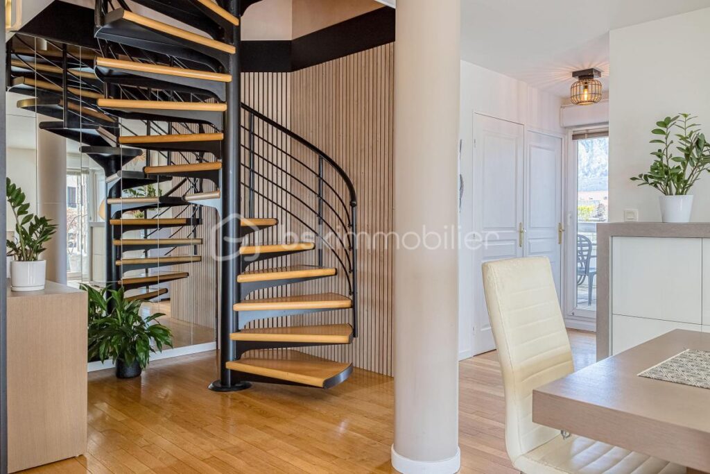 Duplex 5 pièces – Dernier étage – 5 pièces – 4 chambres – 132 m²