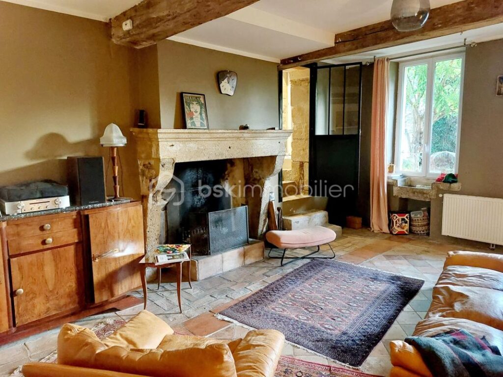 Maison 242m2 avec installations équestre, terrain 8000m2 – 7 pièces – 4 chambres – 242 m²