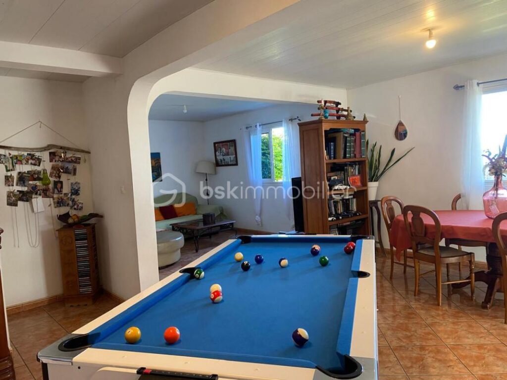 Maison de 165m² – 7 pièces – 6 chambres – 165 m²