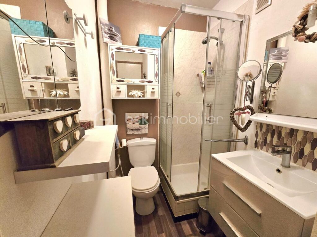 EN EXCLUSIVITE – VUE – COIN NUIT – 2 pièces – 1 chambre – 25 m²