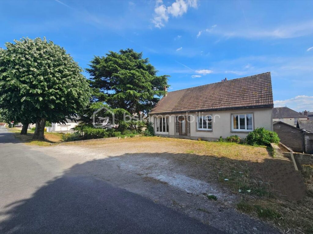 BIEN AVEC VUE IMPRENABLE SUR LA LOIRE – 5 pièces – 3 chambres – 94 m²